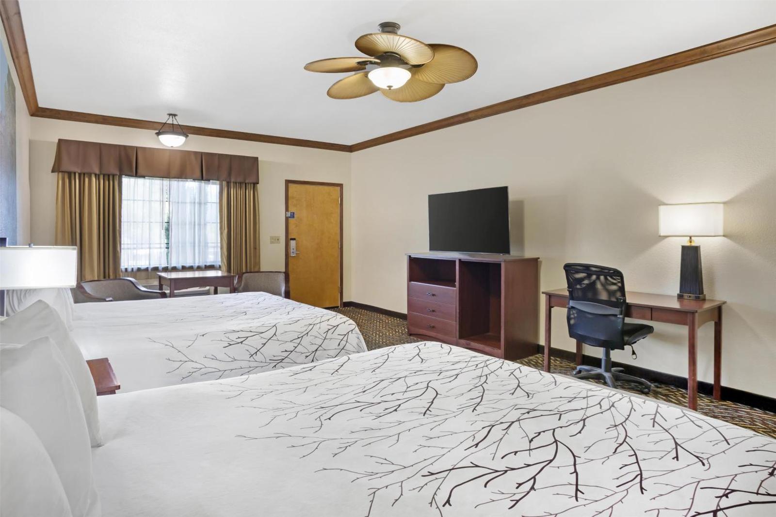 Best Western Plus Yosemite Gateway Inn Main image 1